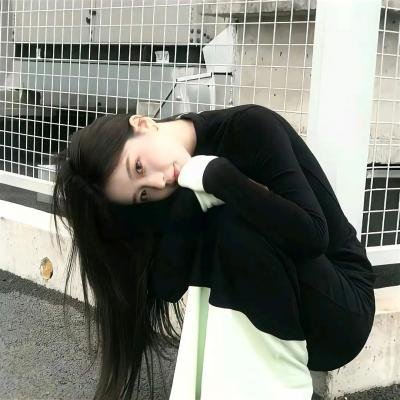 春曲丽影 在线观看封面